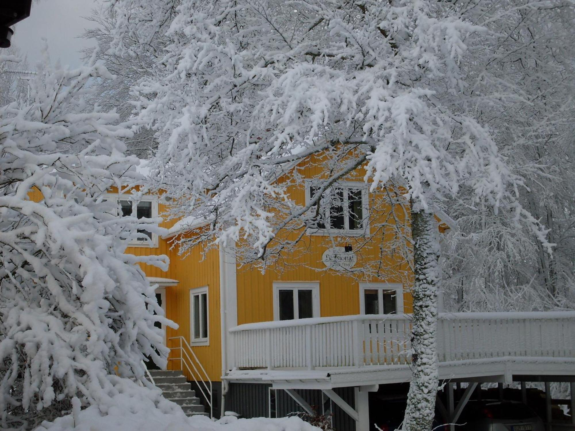 Hotel & Pensionat Bjorkelund Stenbrohult  Luaran gambar